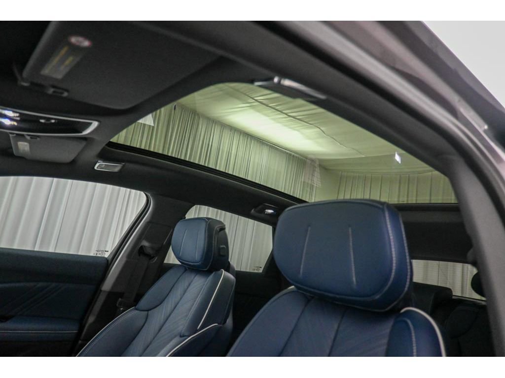 New 2026 Cadillac Optiq Luxury 2 image 22