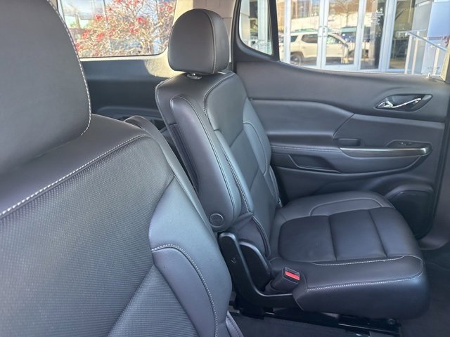 Used 2023 GMC Acadia SLT w/ Elevation Edition image 32