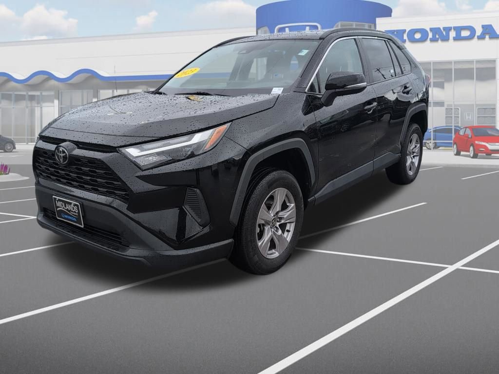 Used 2023 Toyota RAV4 XLE image 3