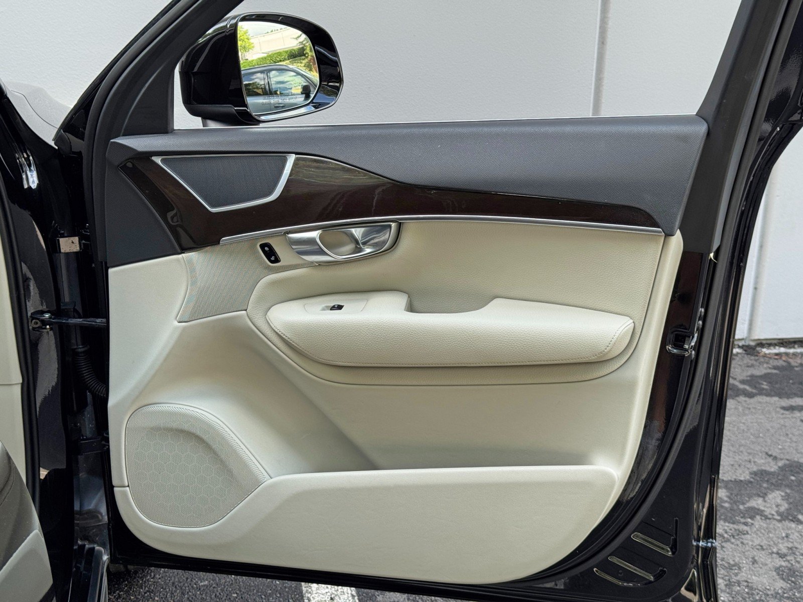 Used 2019 Volvo XC90 T6 Momentum w/ Advanced Package AWD/4WD image 41