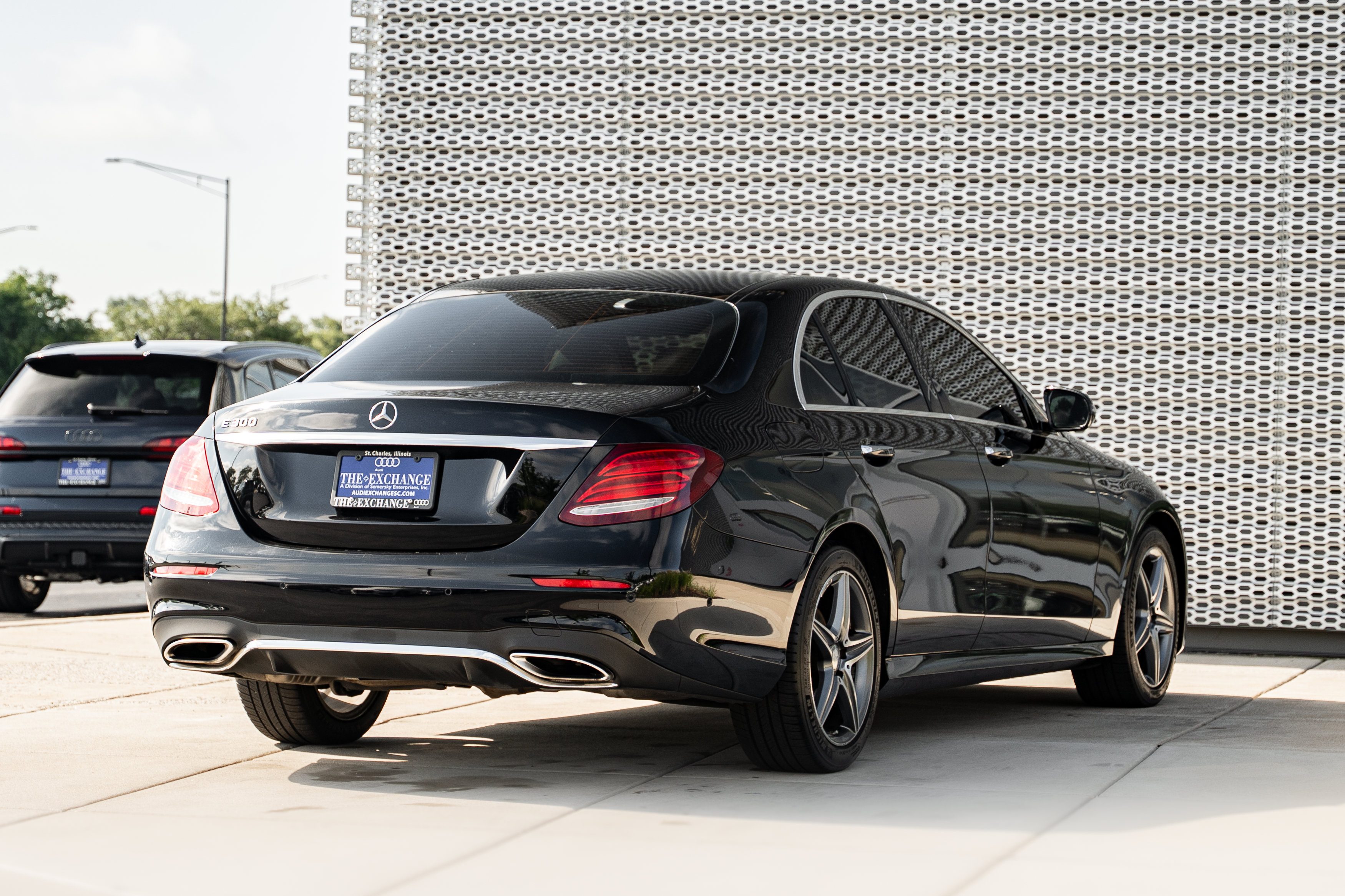 Used 2017 Mercedes-Benz E 300 image 4