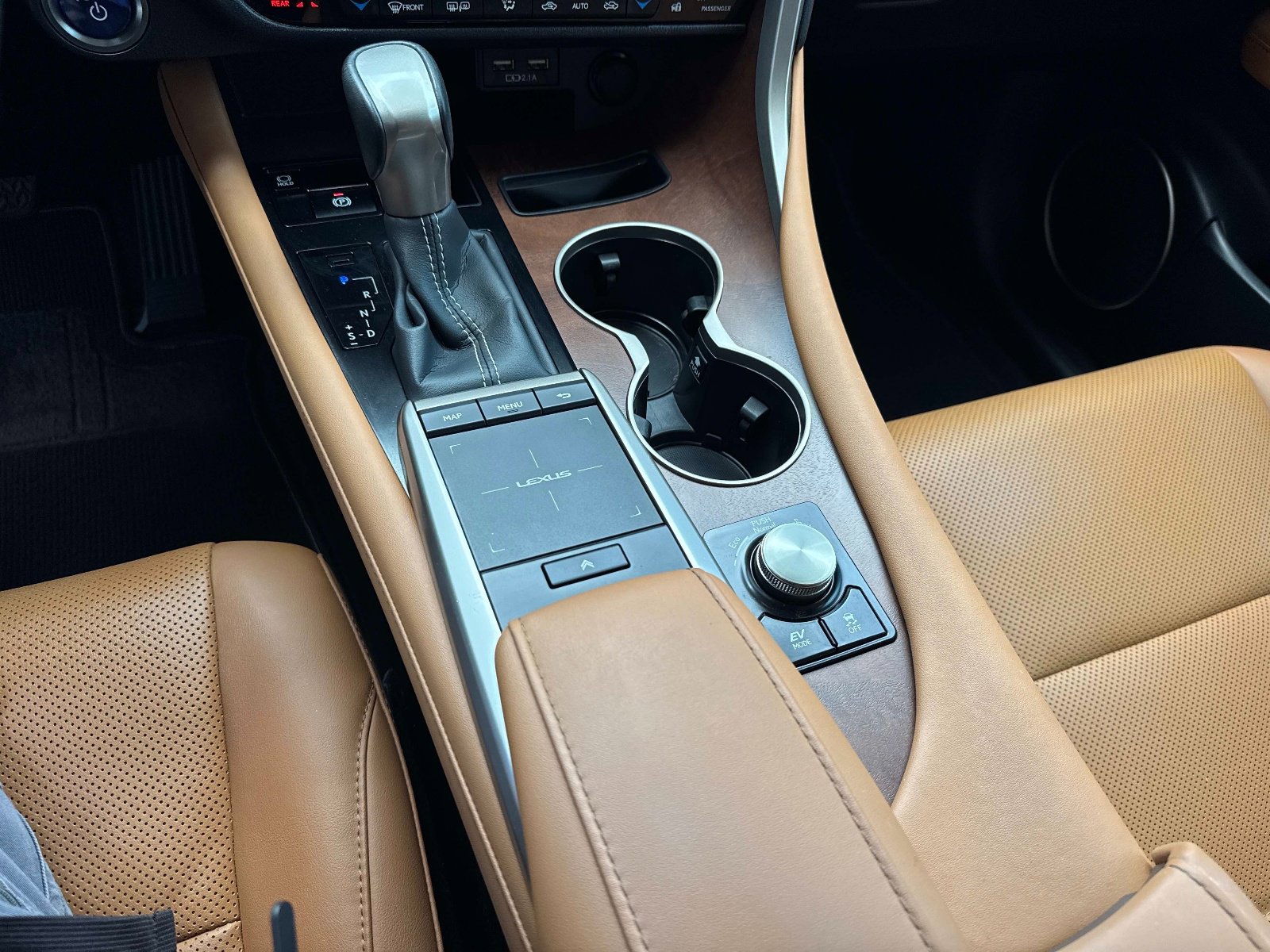 Certified 2022 Lexus RX 450hL AWD w/ Premium Package image 28