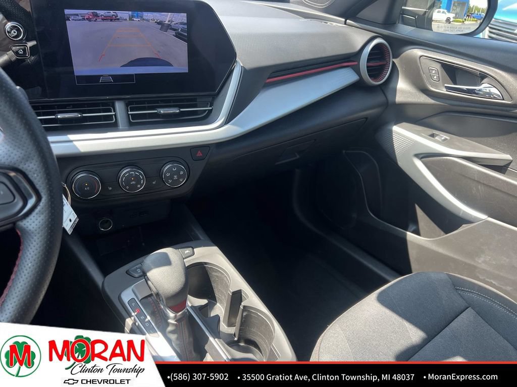 Certified 2025 Chevrolet Trax RS w/ Driver Confidence Package FWD image 27