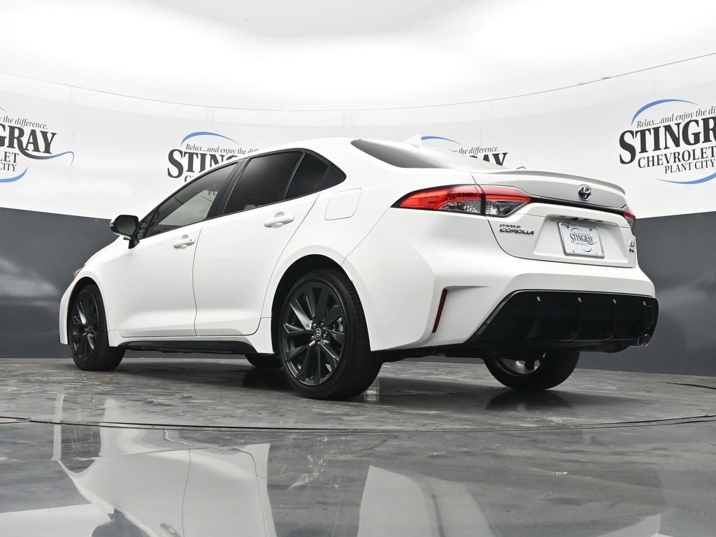 Used 2025 Toyota Corolla SE FWD image 30