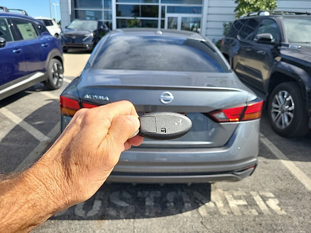 Used 2020 Nissan Altima 2.5 S FWD image 3