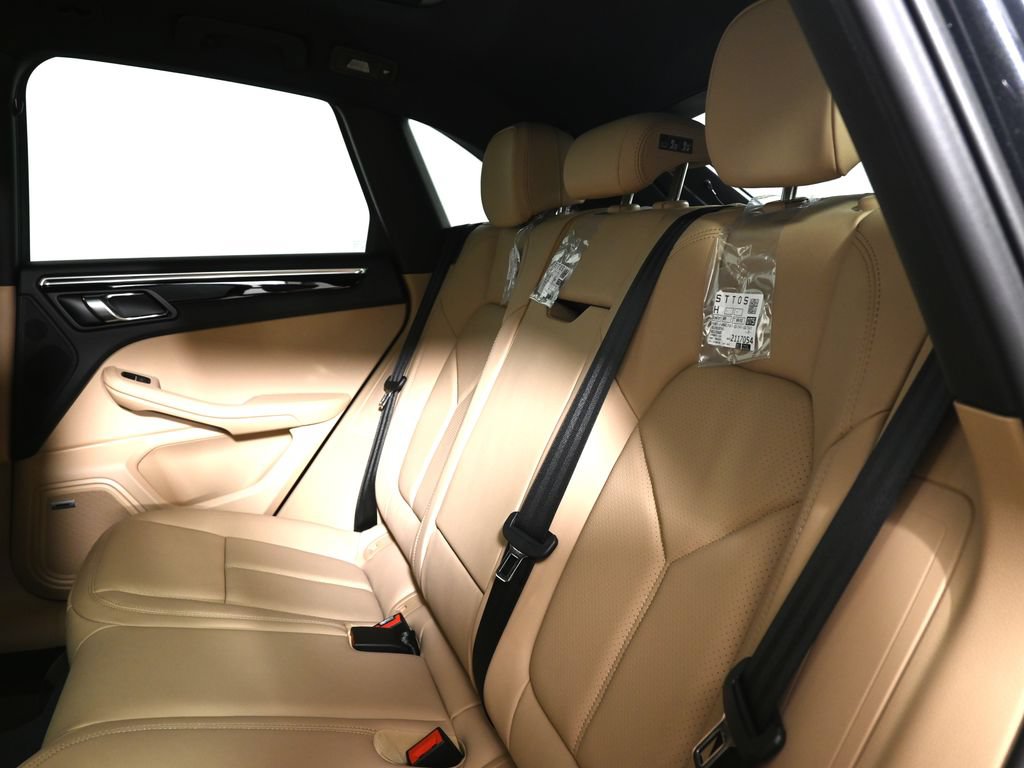 New 2026 Porsche Macan AWD/4WD image 37