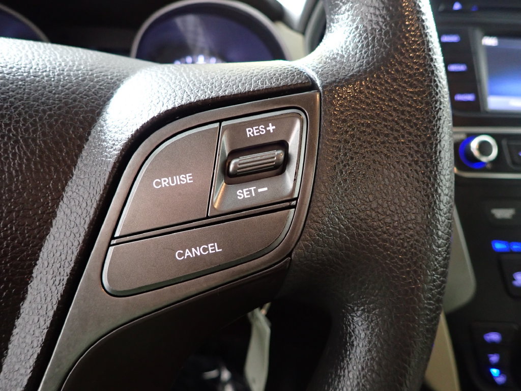 Used 2018 Hyundai Santa Fe Sport FWD image 3