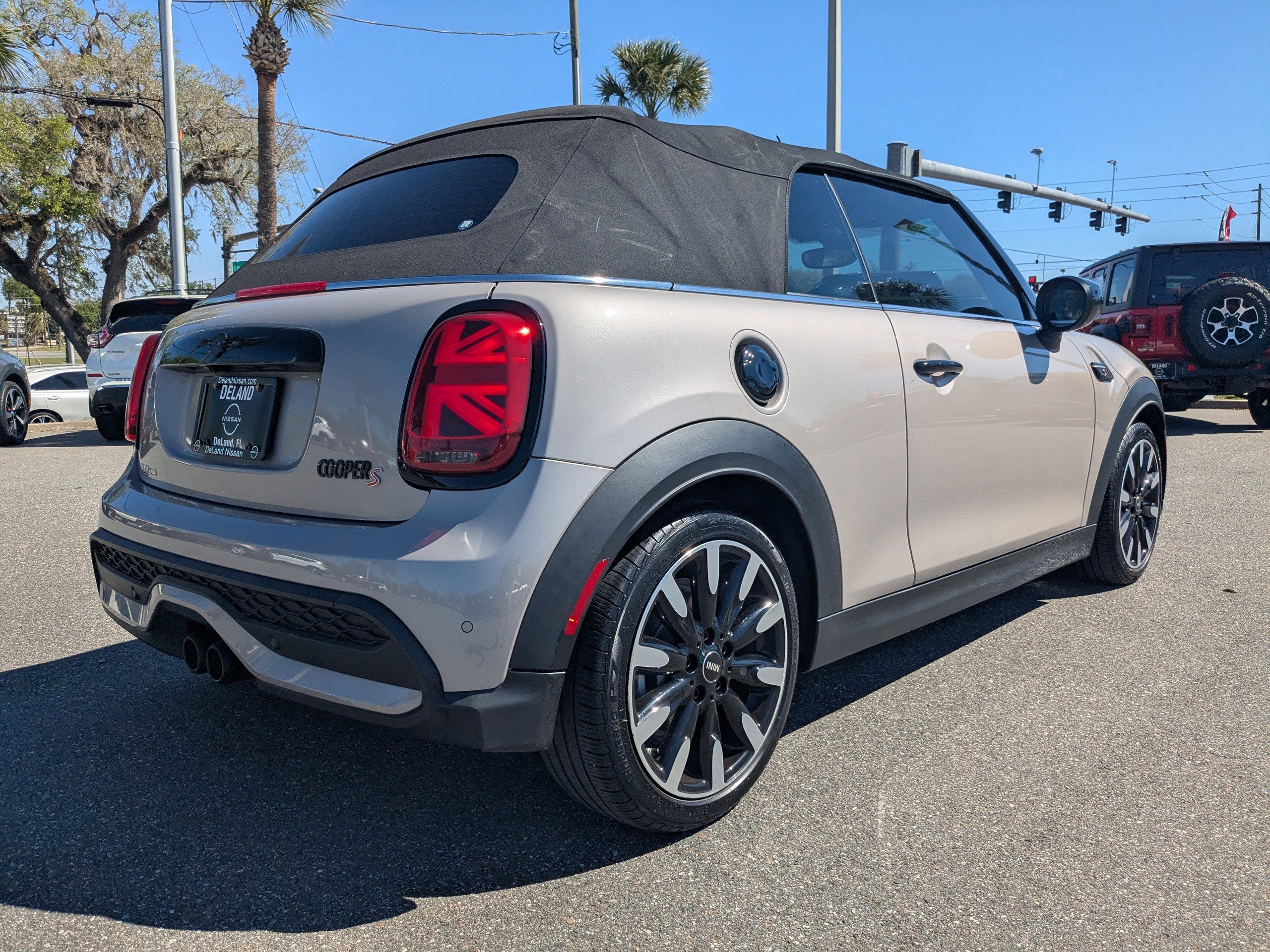 Used 2023 MINI Cooper S image 4