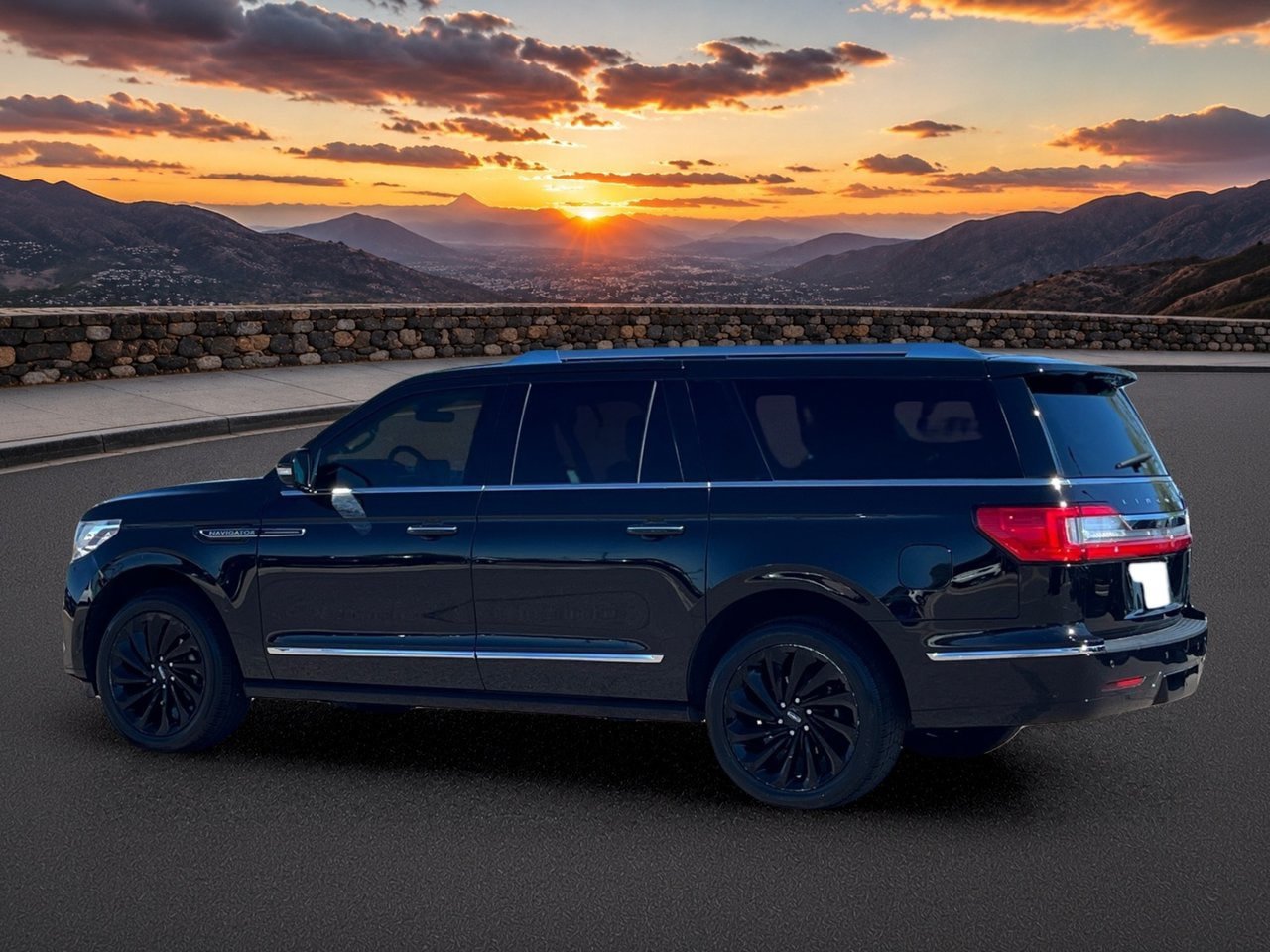 Used 2021 Lincoln Navigator L Reserve AWD/4WD image 4