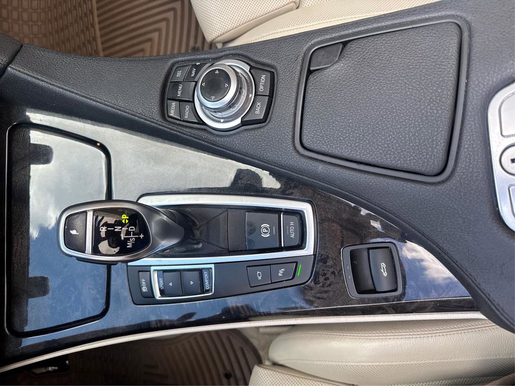 Used 2013 BMW 640i Convertible RWD image 16