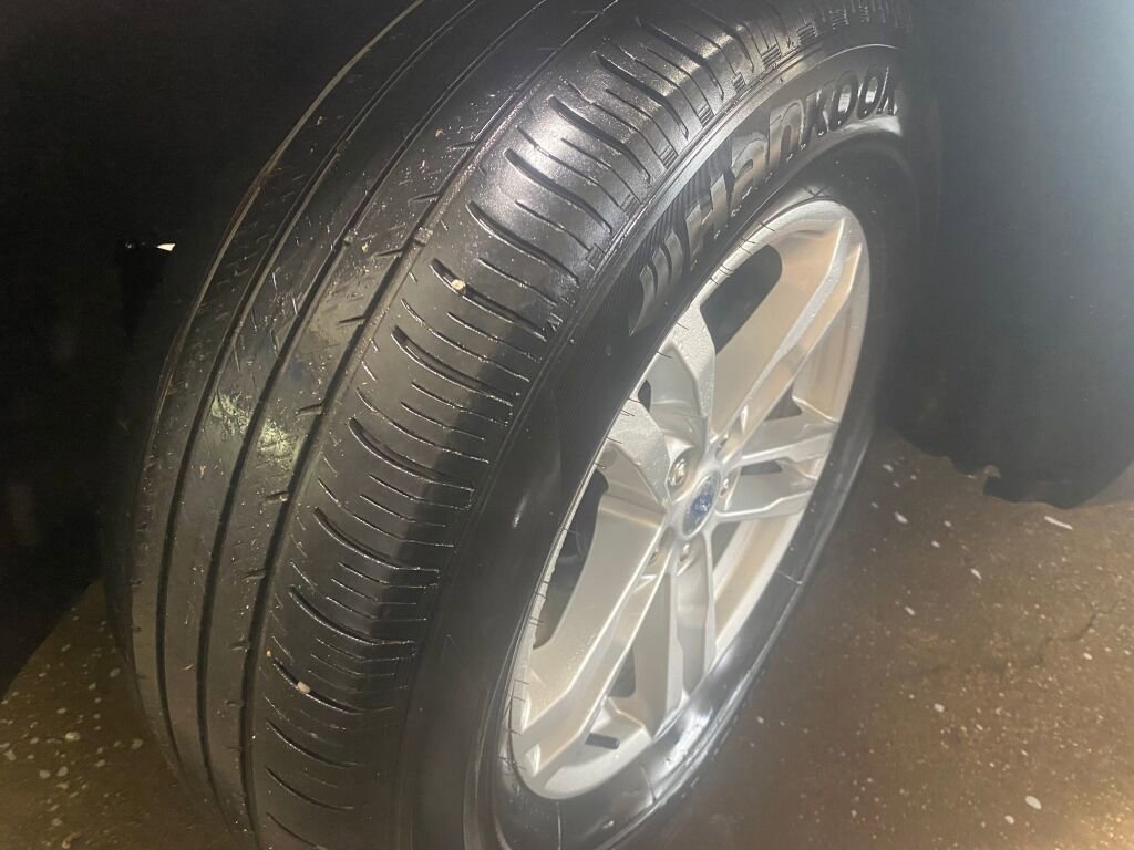 Used 2023 Ford Explorer XLT image 30