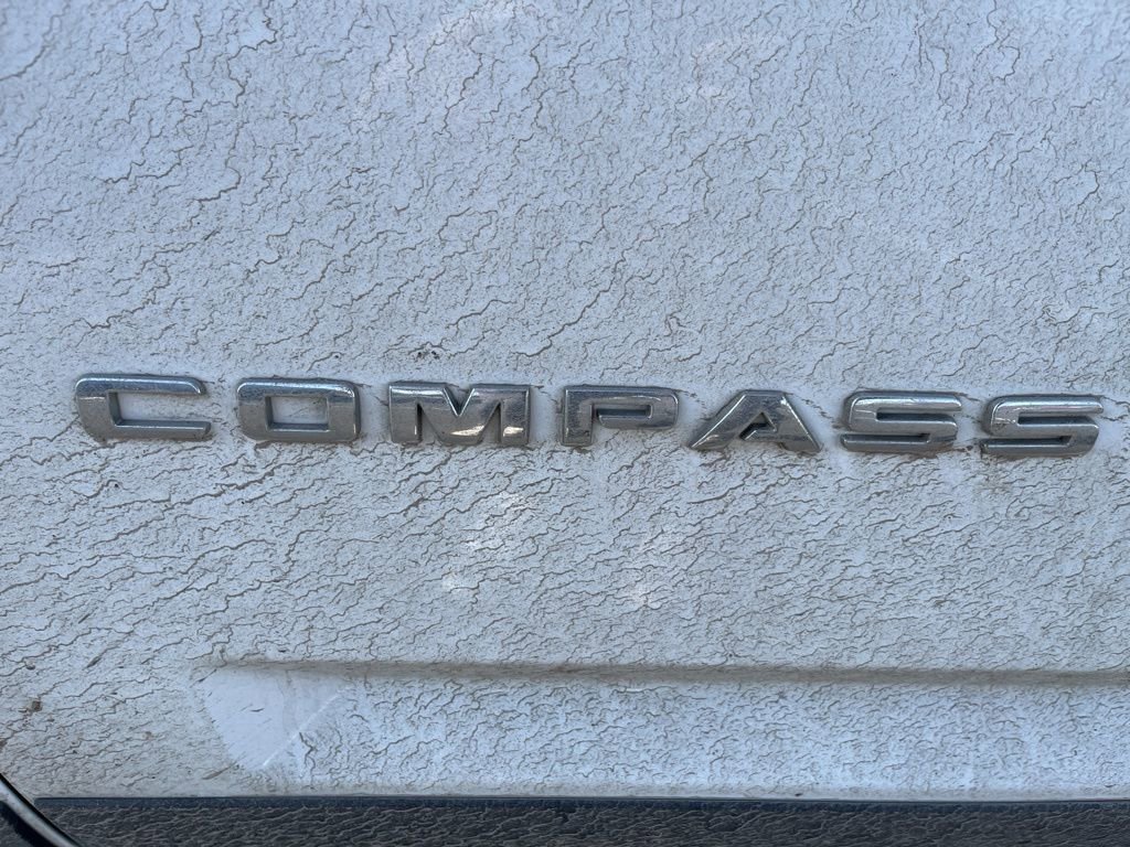 Used 2015 Jeep Compass Latitude image 16