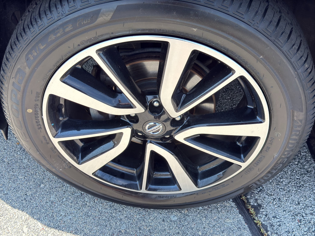 Used 2018 Nissan Rogue SL w/ Premium Package AWD/4WD image 9