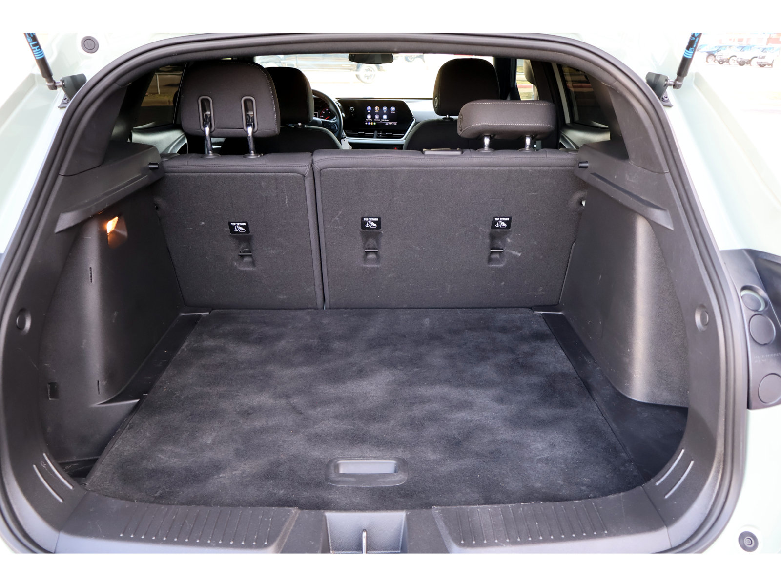 Used 2024 Chevrolet Trax RS FWD image 17