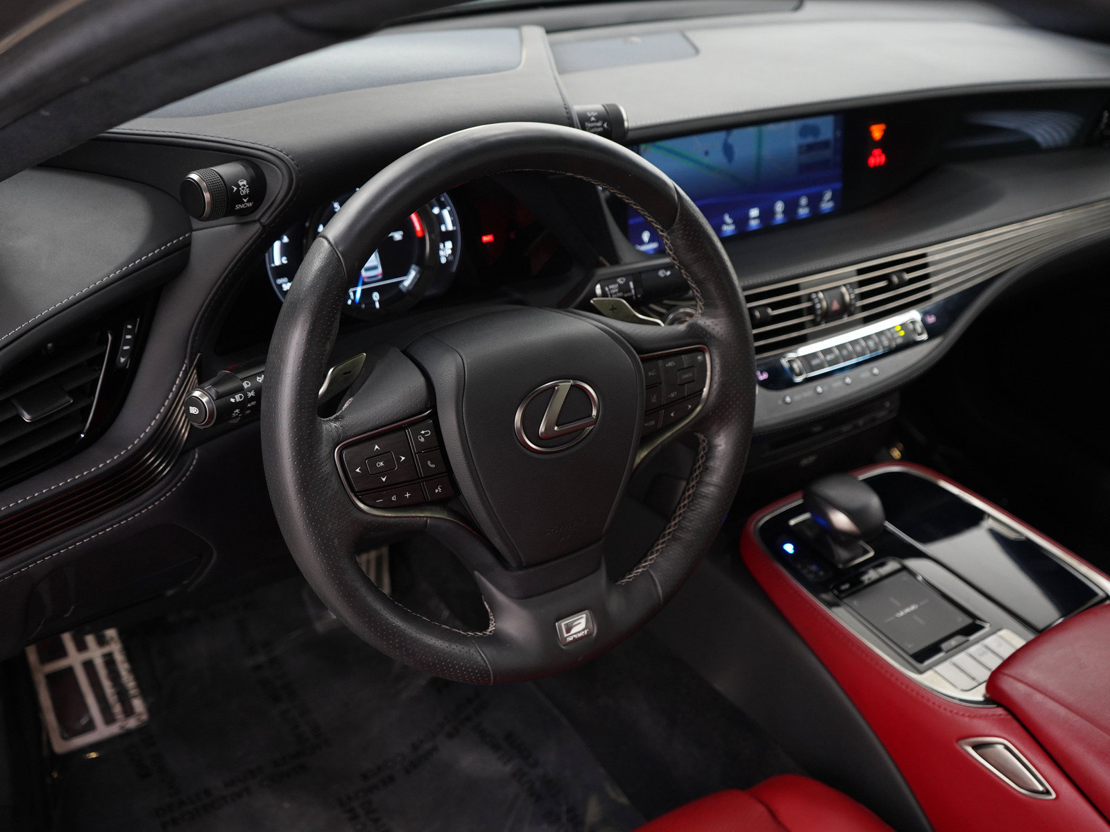 Used 2018 Lexus LS 500 F Sport w/ Accessory Package (Z2) AWD/4WD image 19