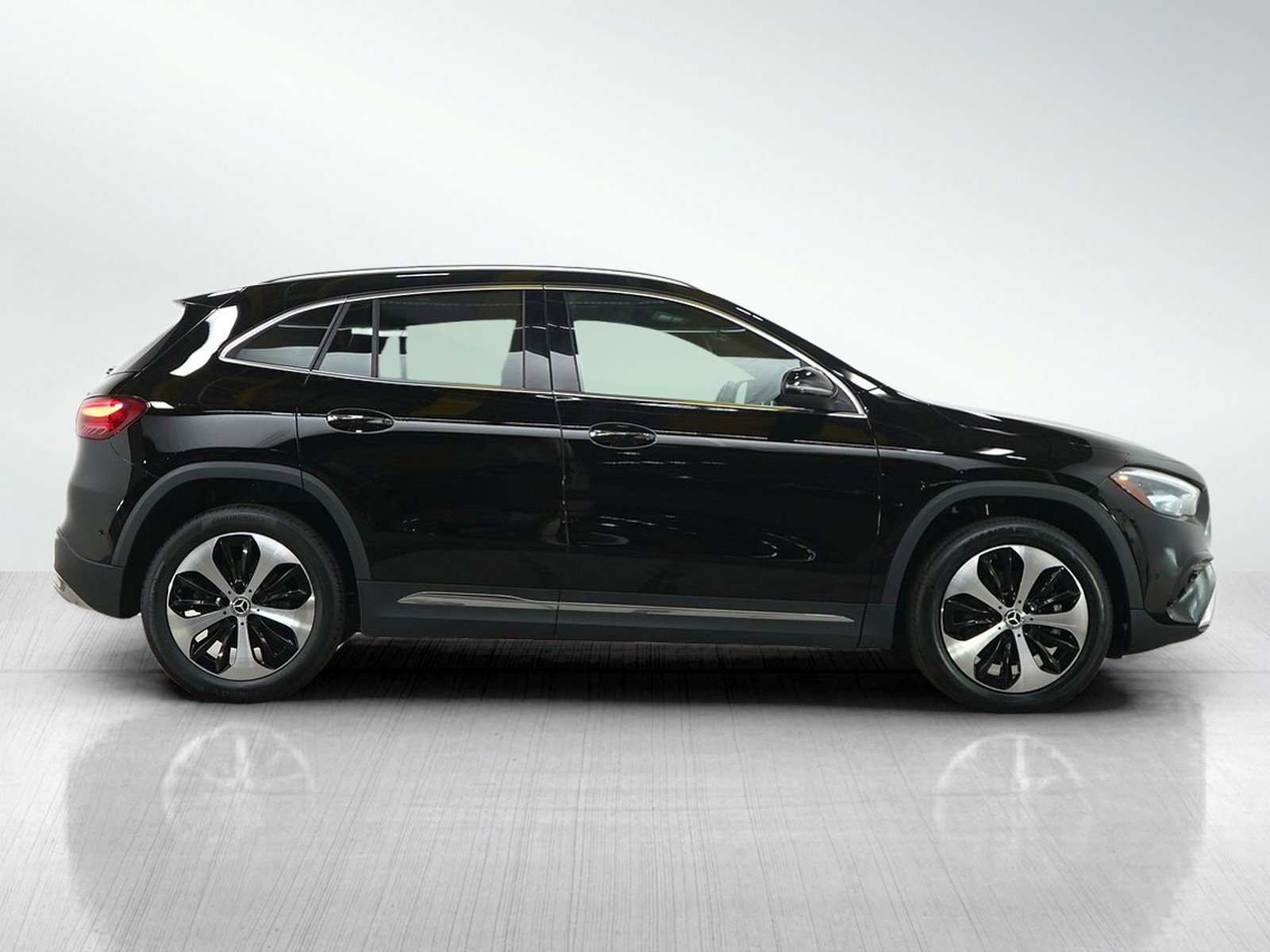 Used 2025 Mercedes-Benz GLA 250 4MATIC image 6