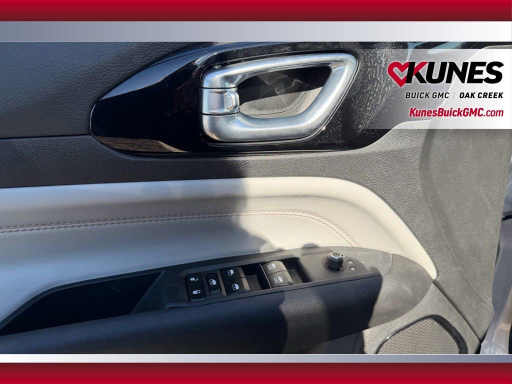 Used 2025 Jeep Compass Limited image 10