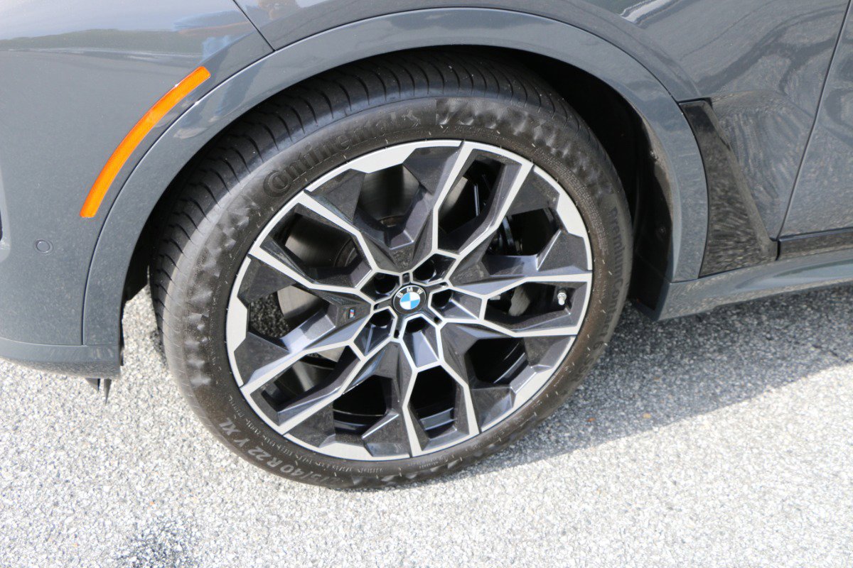 Used 2026 BMW X7 xDrive40i w/ Executive Package image 14