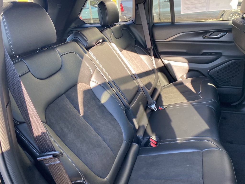 Certified 2023 Jeep Grand Cherokee Altitude image 11