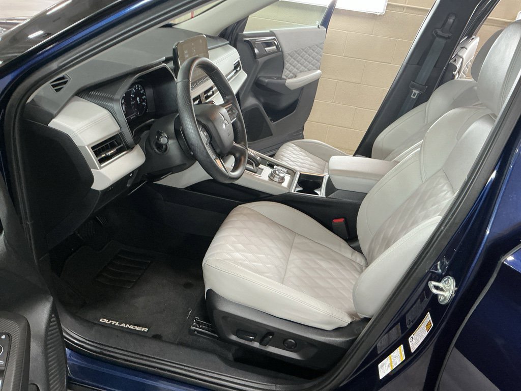 Used 2024 Mitsubishi Outlander SEL image 11