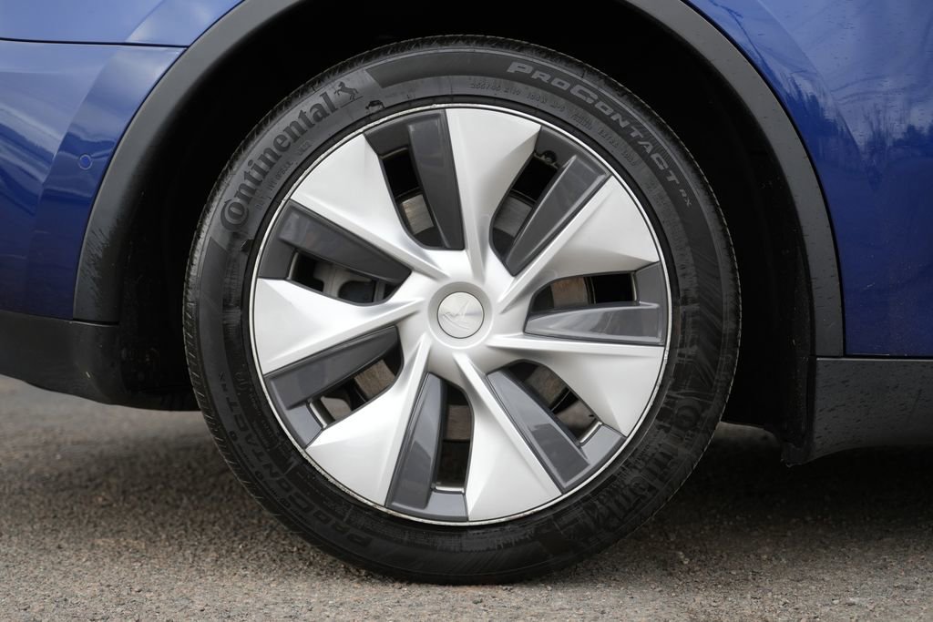 Used 2020 Tesla Model Y Performance image 9