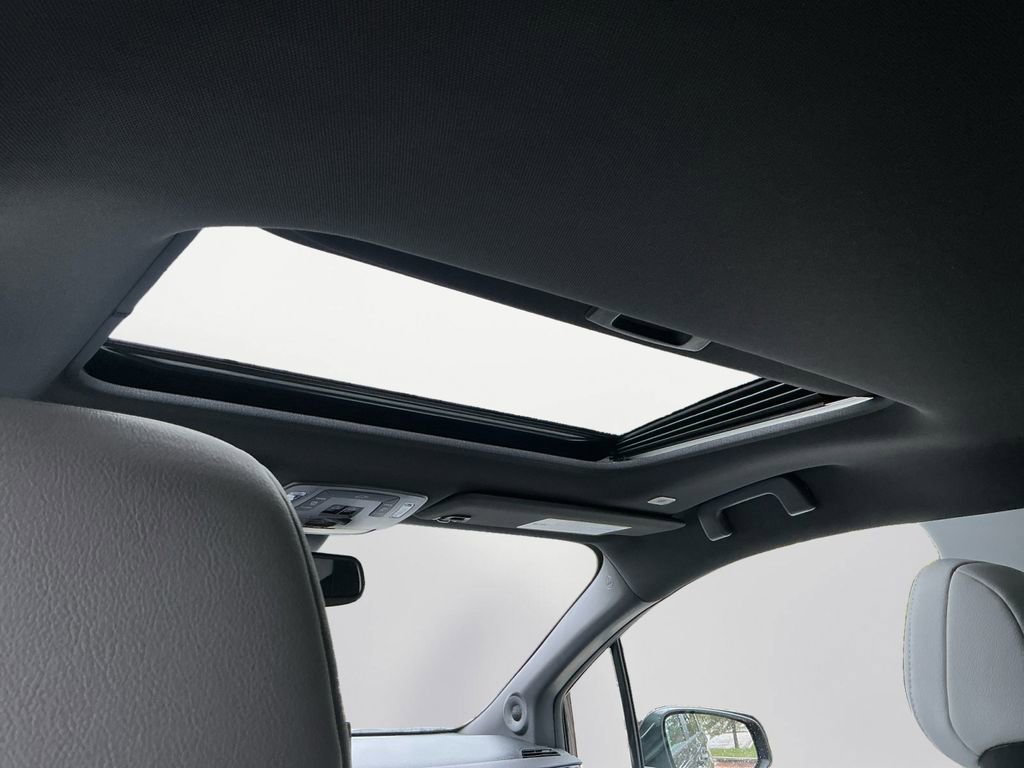 Certified 2026 Toyota Sienna XSE image 22