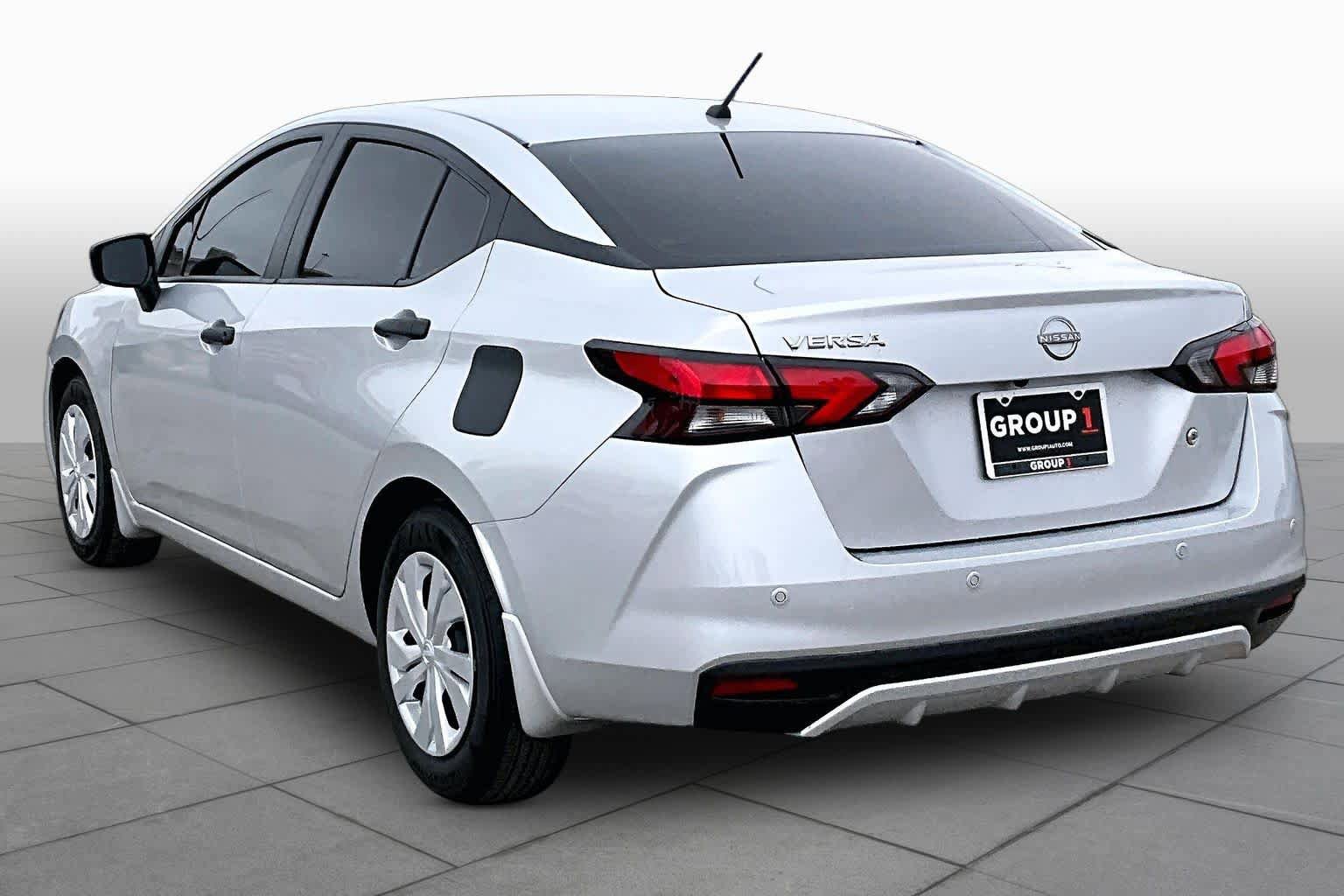 Used 2024 Nissan Versa S FWD image 12