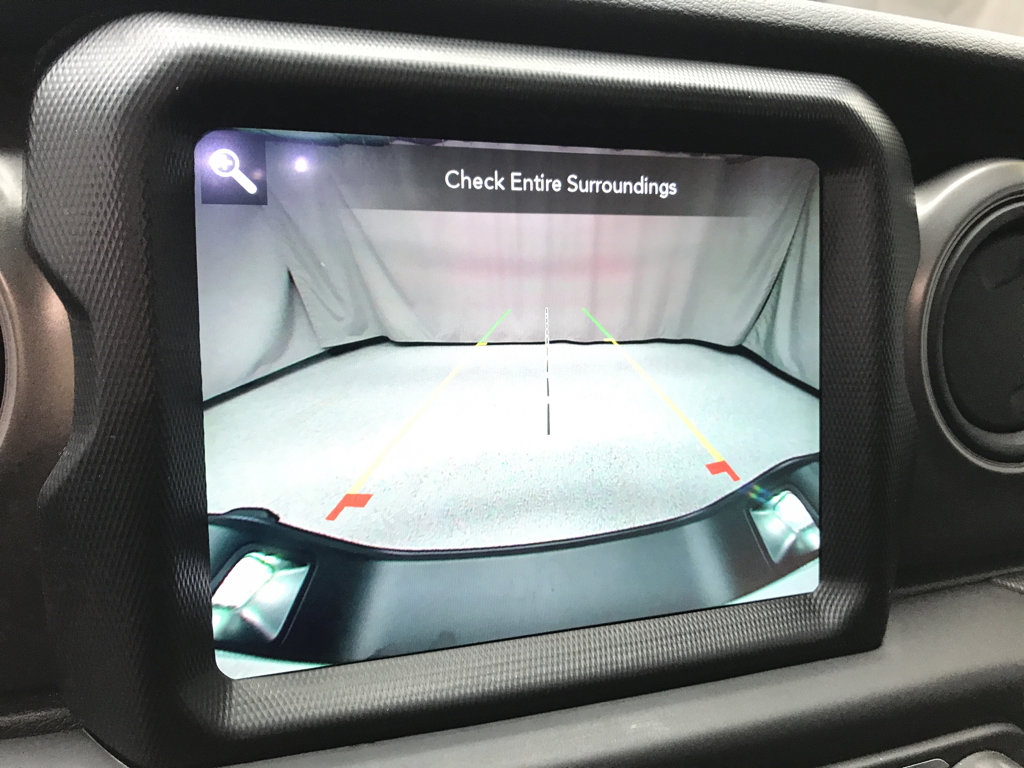 Used 2021 Jeep Gladiator Willys image 15