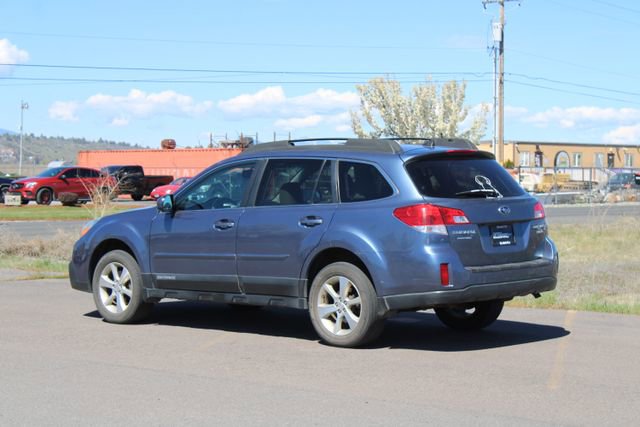 Used 2013 Subaru Outback 3.6R Limited w/ Moonroof Pkg image 4