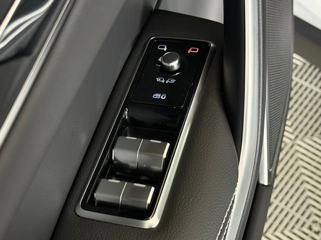 New 2026 Jaguar F-PACE R-Dynamic S image 29