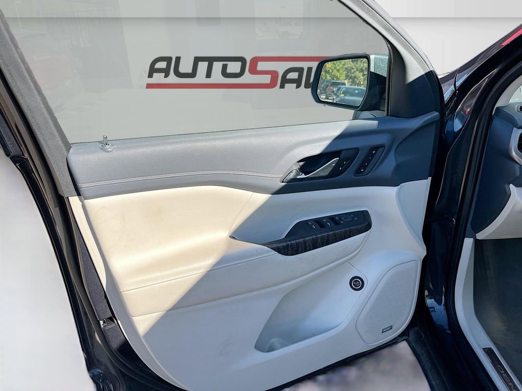 Used 2022 GMC Acadia Denali w/ Denali Ultimate Package image 17