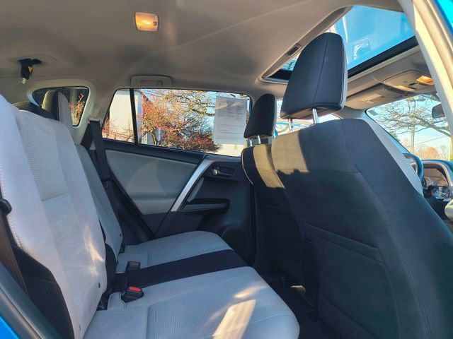 Used 2018 Toyota RAV4 XLE image 27