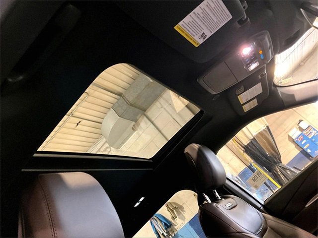 Used 2025 Ford Explorer Platinum image 18