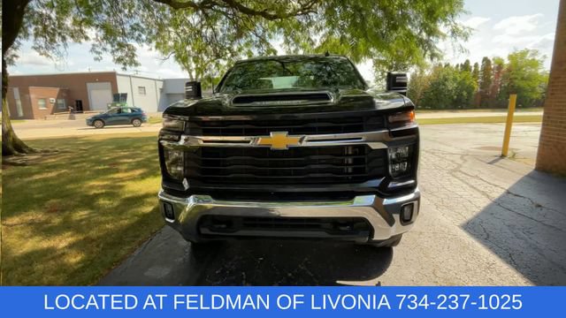 Used 2024 Chevrolet Silverado 2500 LT w/ Convenience Package AWD/4WD image 3