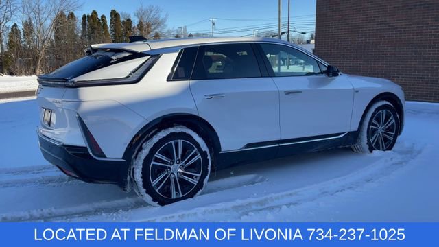 Used 2024 Cadillac Lyriq Luxury image 8