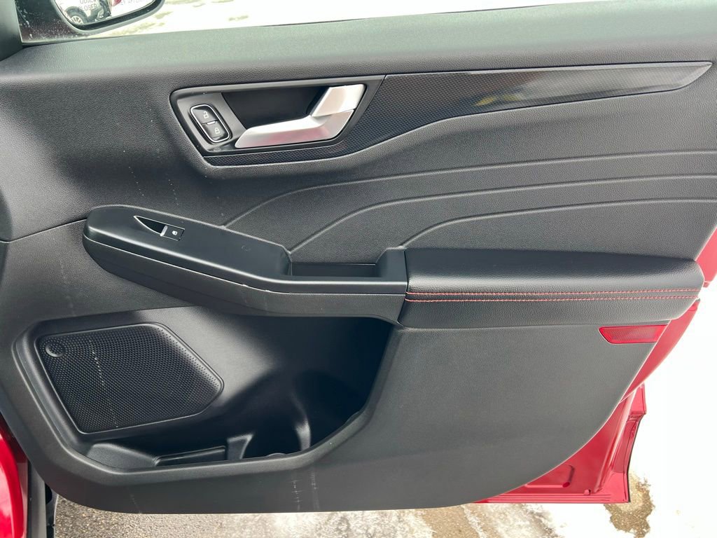 Used 2025 Ford Escape ST-Line Select image 25