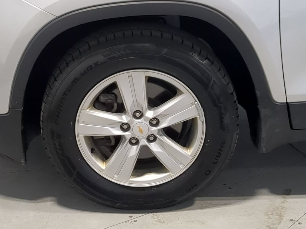Used 2020 Chevrolet Trax LS w/ Tint and Cruise Package FWD image 16