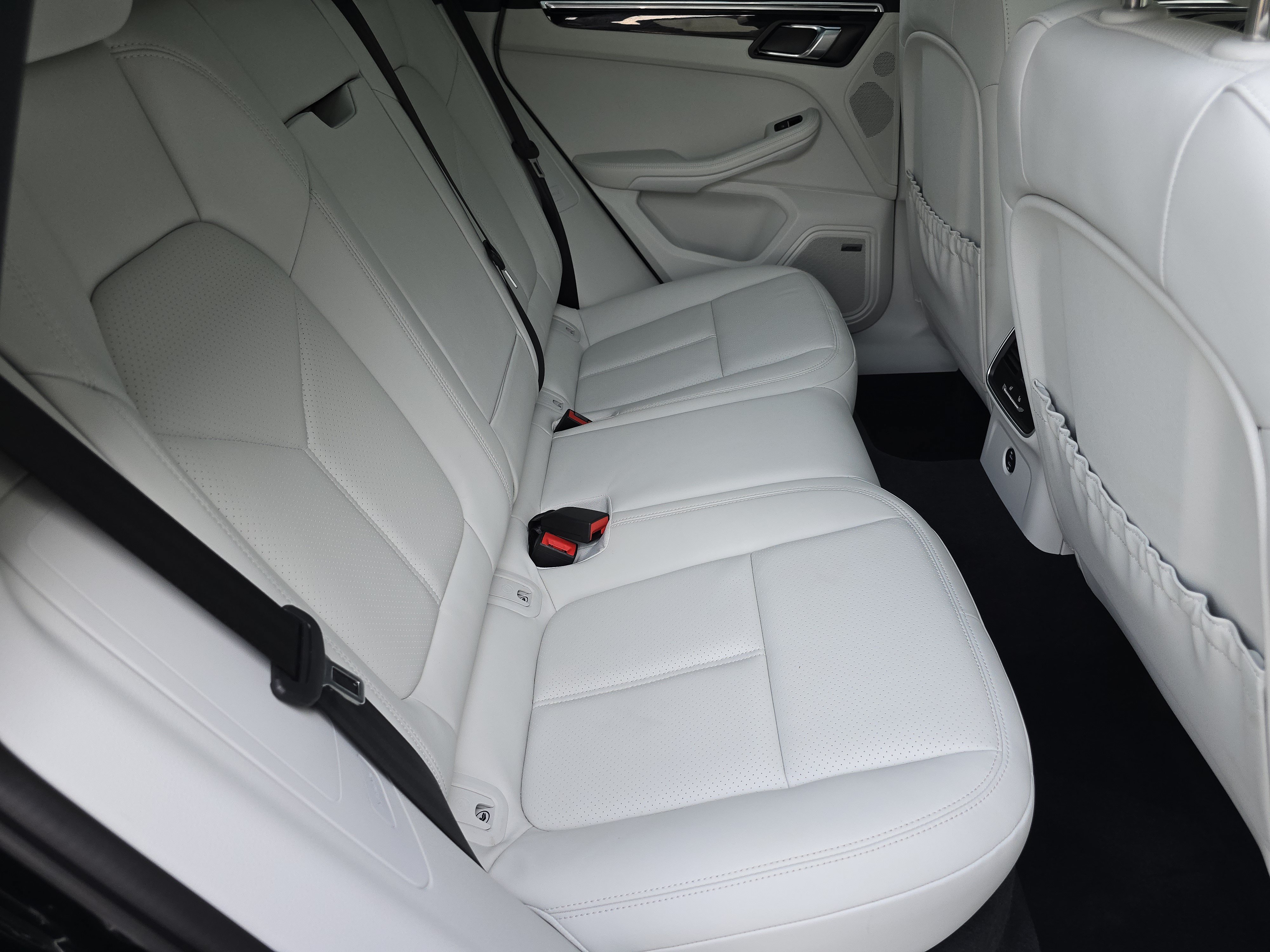 Certified 2026 Porsche Macan AWD/4WD image 21