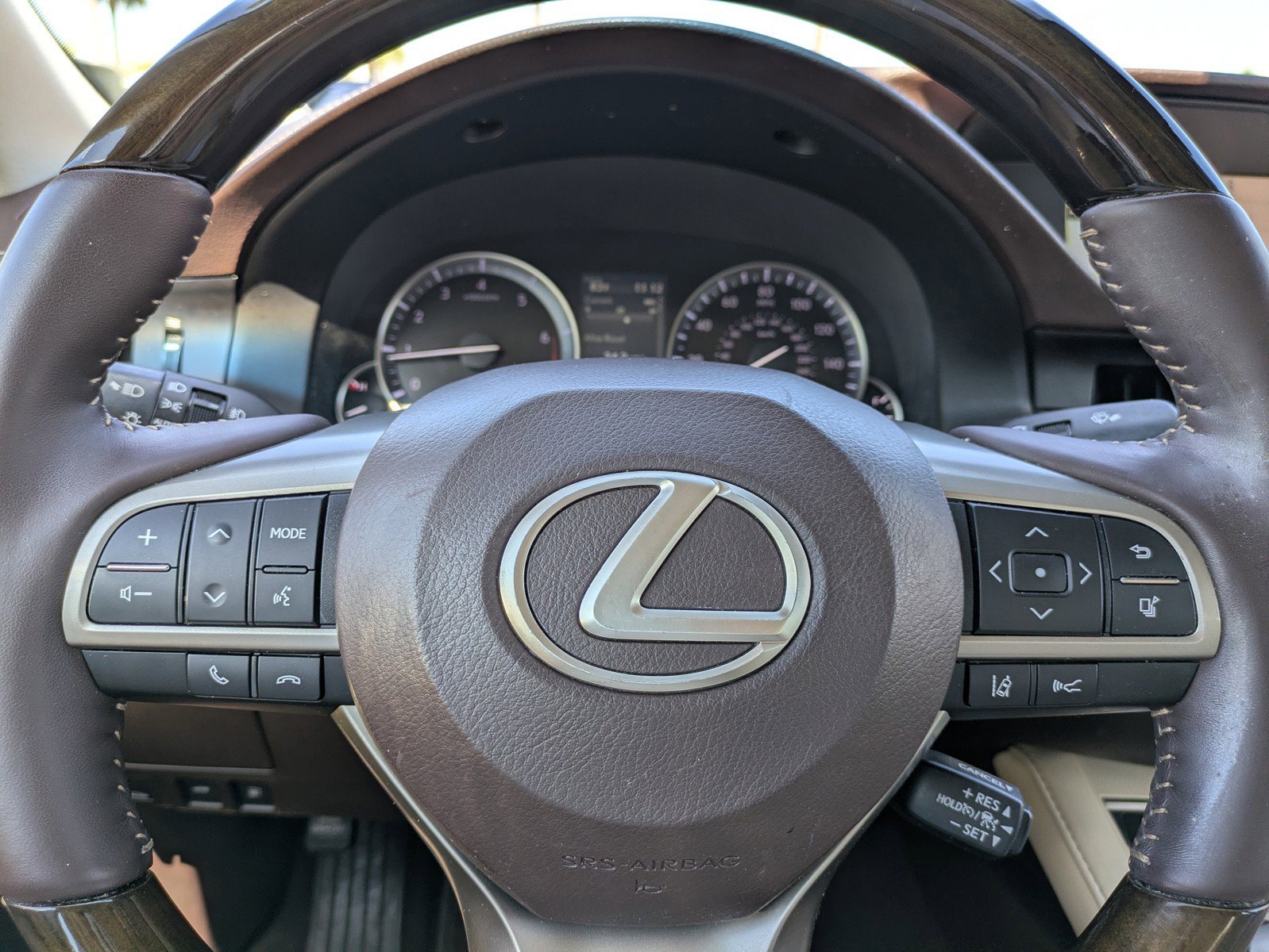 Used 2016 Lexus ES 350 w/ Luxury Package w/Wood Trim image 23