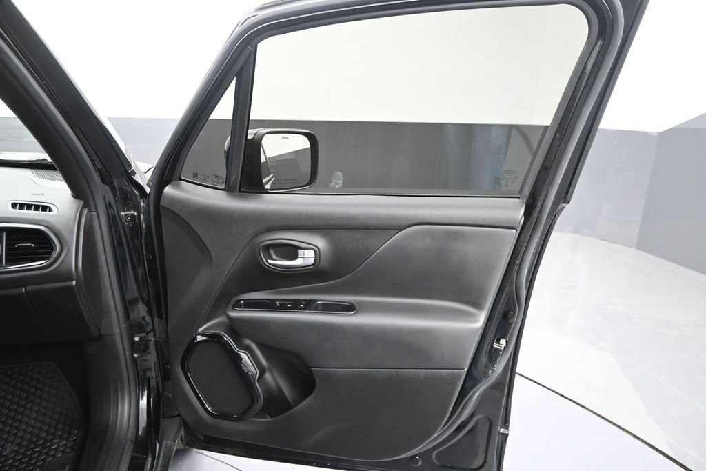 Used 2022 Jeep Renegade Altitude w/ Convenience Group AWD/4WD image 38