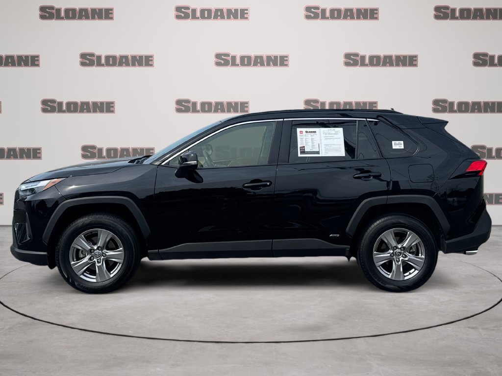 Used 2025 Toyota RAV4 XLE AWD/4WD image 2