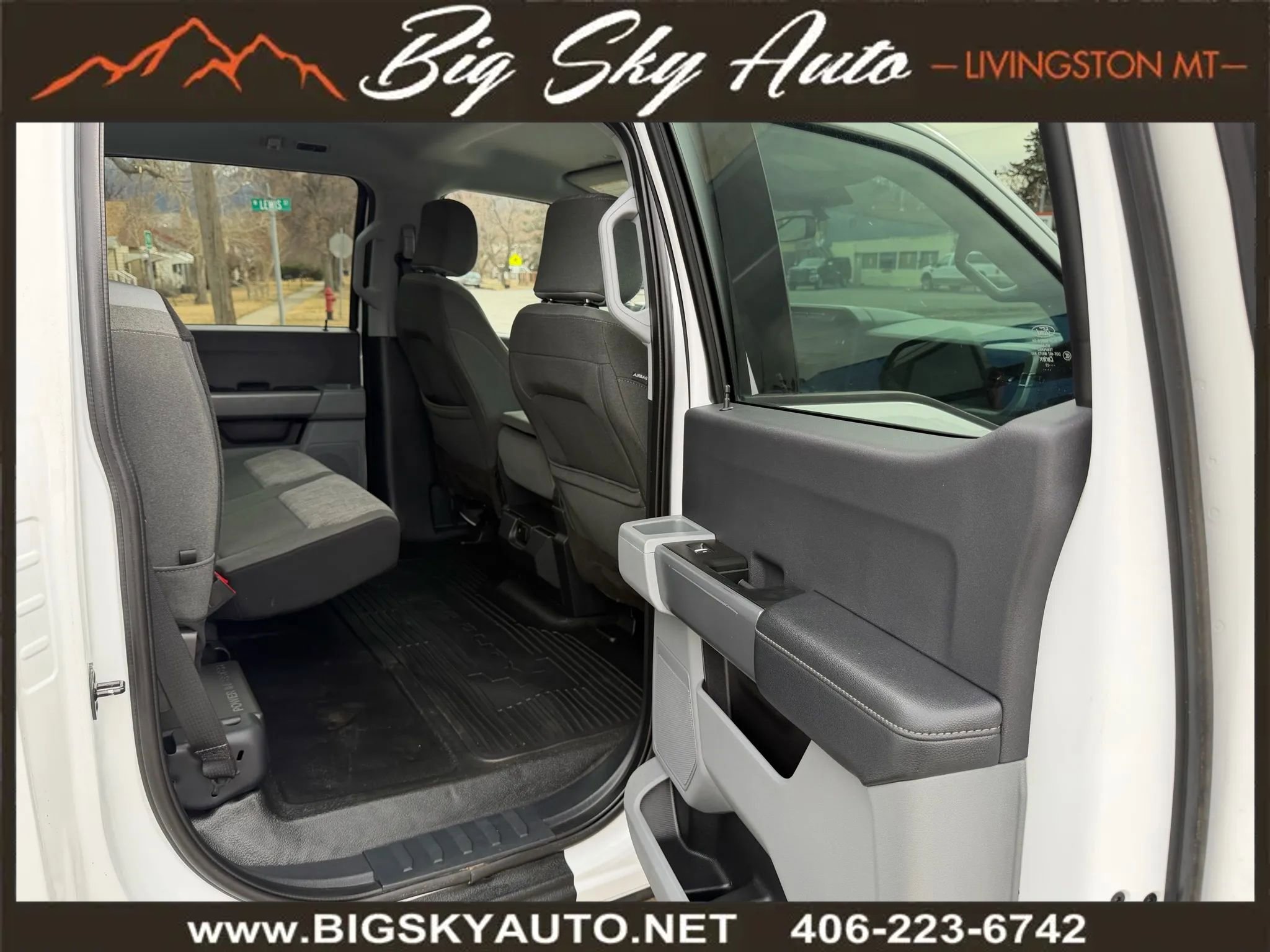 Used 2023 Ford F250 XLT w/ FX4 Off-Road Package image 24