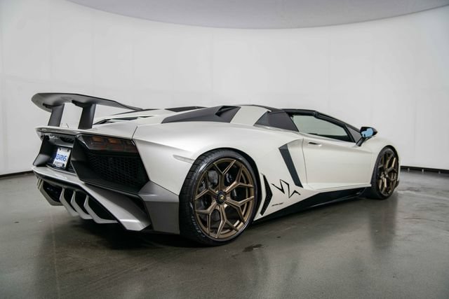 Used 2016 Lamborghini Aventador LP 750-4 Superveloce AWD/4WD image 8