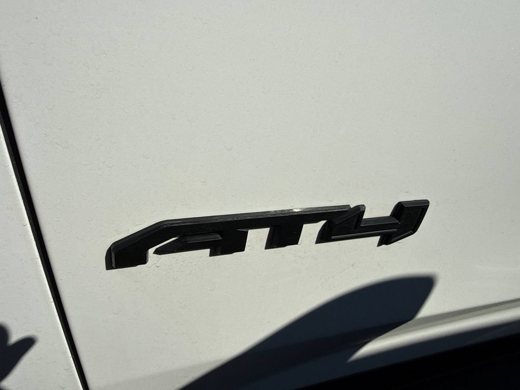 Used 2021 GMC Yukon AT4 w/ AT4 Premium Plus Package AWD/4WD image 12