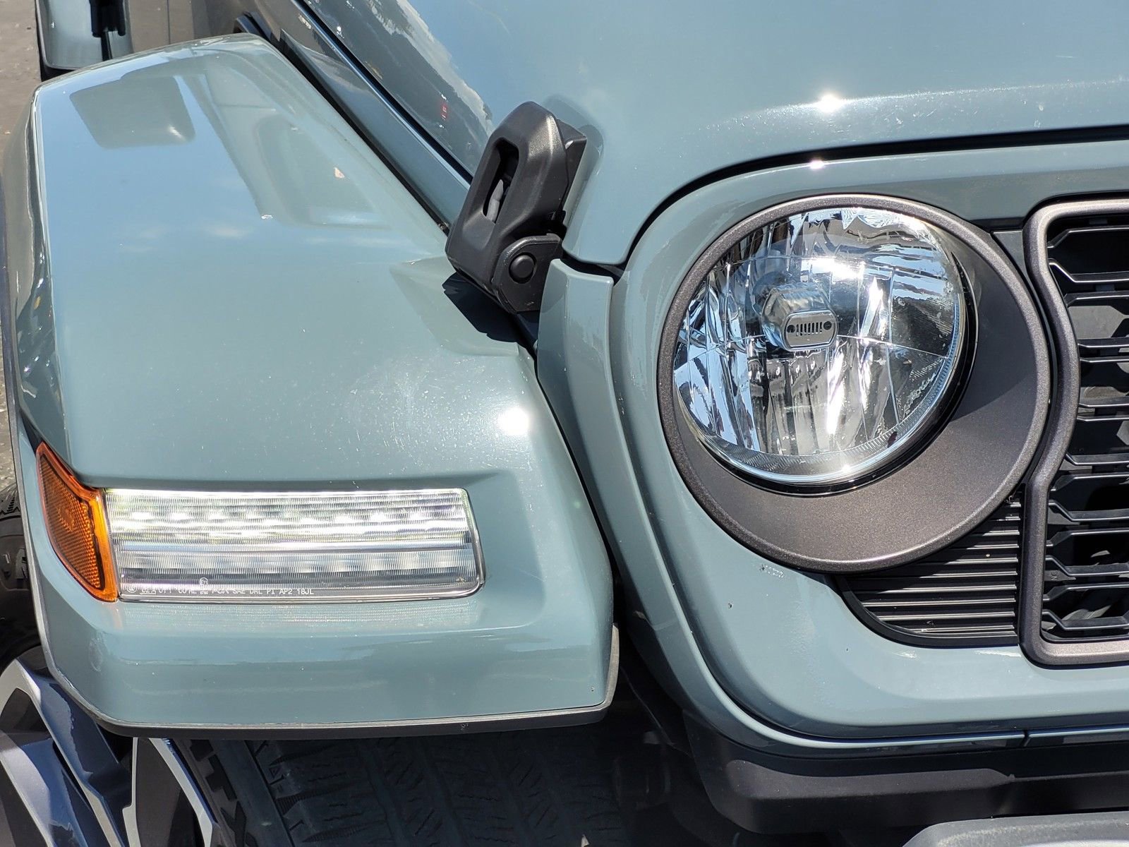 Used 2024 Jeep Wrangler Unlimited AWD/4WD image 11
