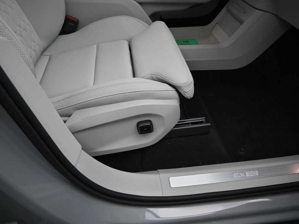 Used 2025 Volvo EX90 Ultra image 36
