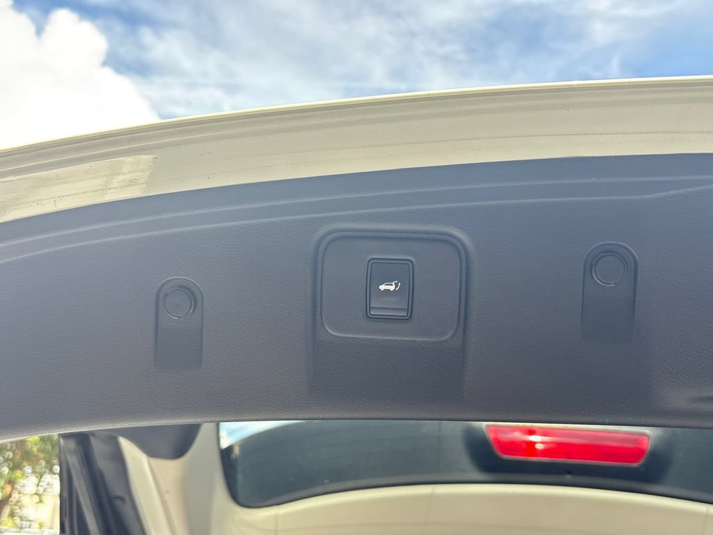 Used 2016 Nissan Murano Platinum w/ Platinum Technology Package FWD image 31