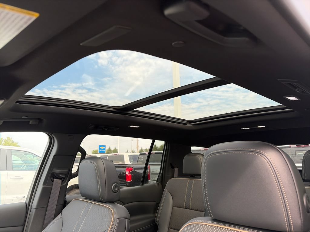 New 2026 Chevrolet Traverse High Country w/ LPO, Floor Liner Package AWD/4WD image 26