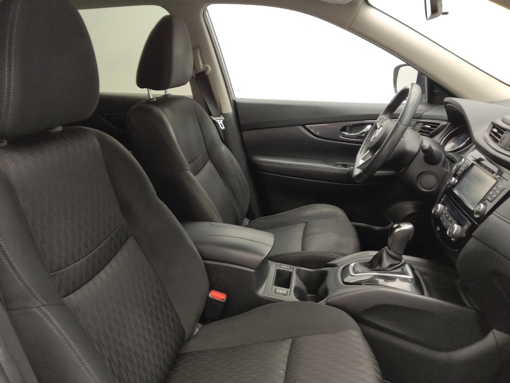 Used 2017 Nissan Rogue SV w/ SV Premium Package image 21