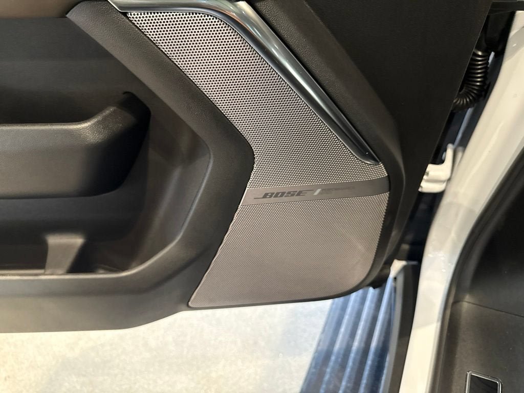 New 2026 GMC Yukon Denali Ultimate w/ LPO, Floor Liner Package AWD/4WD image 28